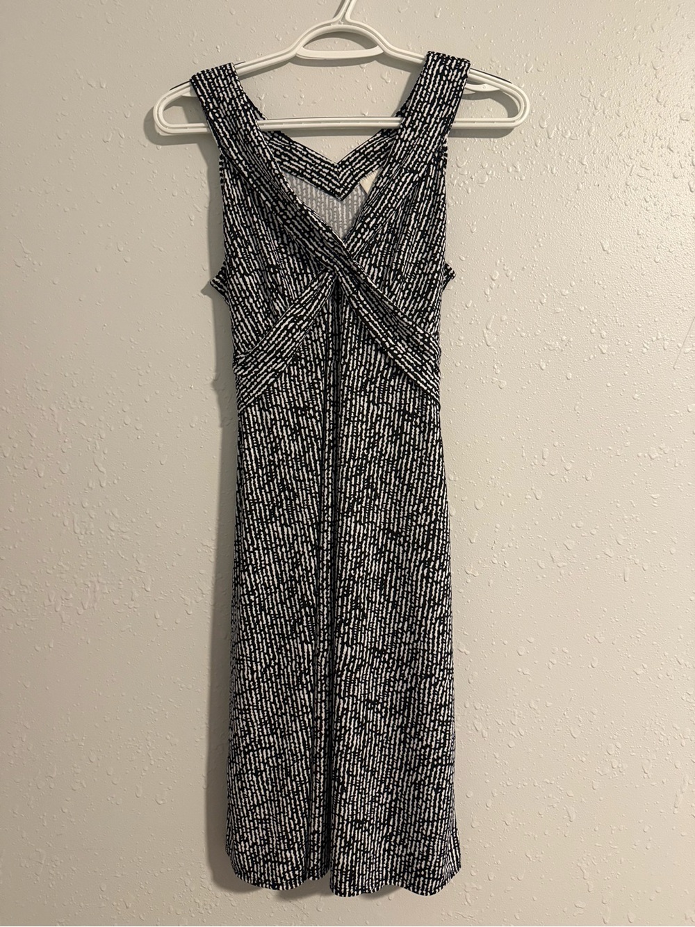 ANN TAYLOR LOFT | Black and White Sheath dress